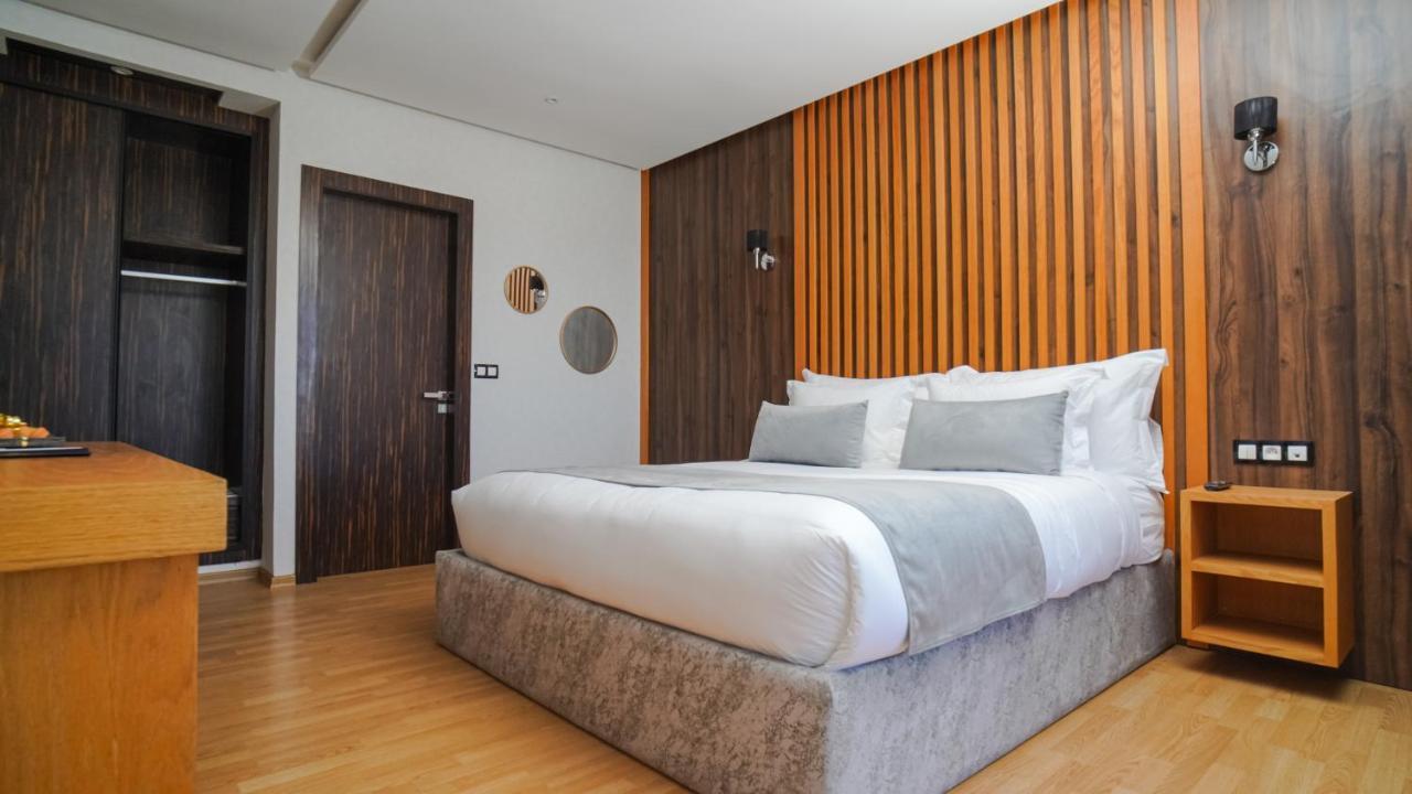 Razane Hotel Κενίτρα Εξωτερικό φωτογραφία