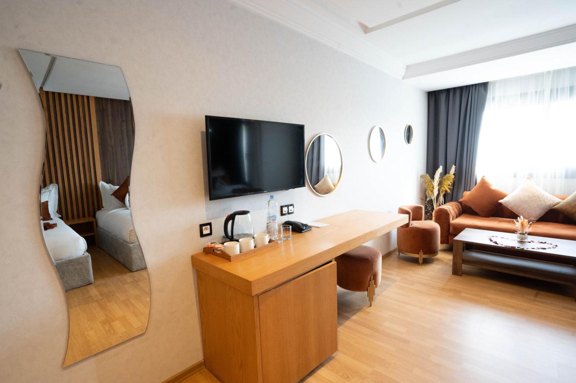 Razane Hotel Κενίτρα Εξωτερικό φωτογραφία
